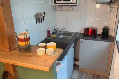 Image de Élégant Appartement au Cœur de Paris, à Deux Pas du Sacré-Cœur.
