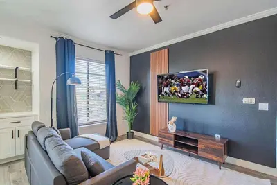 Image de Your 2br Home in Glendale with Stadium KingBed Wd Parking
