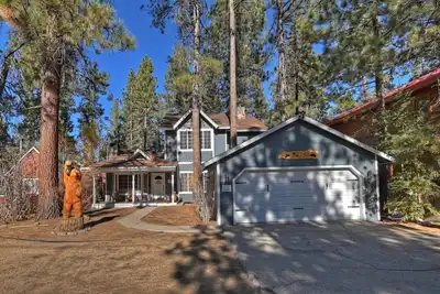 Image de Navigate Stays Family Bear Hug Hideaway Hot Tub & Gated Yard