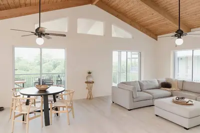 Image de Waterfront House with Boat Dock at Florida Keys