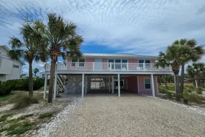 Image de Life's A Beach, Pet Friendly, Across from Beach