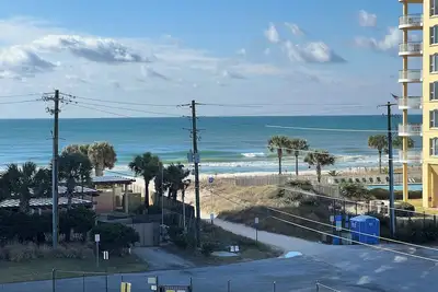 Image de Hello Beaches! ! Grand Caribbean 415w, Pool, Hot Tub, Steps to the Beach!