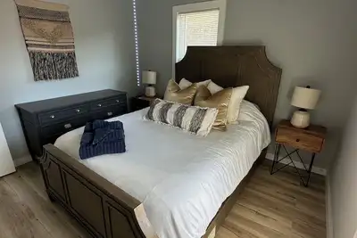 Image de Mini gold and pool spacious 3 level floor home for 14 people