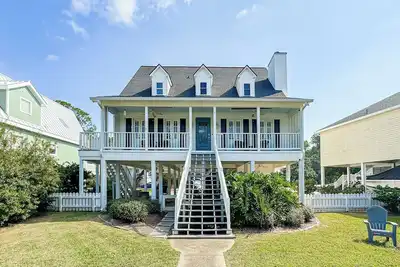 Image de Pass Christian Waterfront Retreat: Perfect for Relaxation & Outdoor Fun