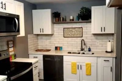 Image de 2 Cute Cottage - 2 bedroom with WiFi and Ac in lovely Oklahoma City