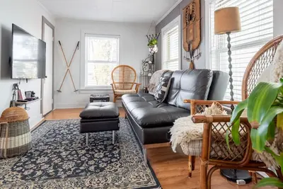 Image de Bohemian Penthouse | 1min Walk Restaurants + Shops