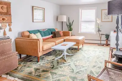 Image de Downtown Lakefront Hideaway