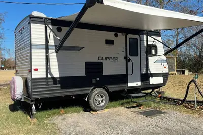 Image de Cozy Rv in Mason Tn with WiFi, Ac, Furnished, near Blue Oval