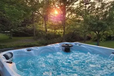 Image de Chalet In Blue Mountain With Hot Tub