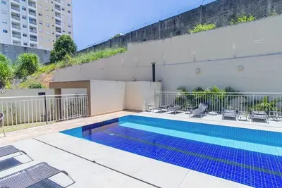 Image de Apto moderno com churrasqueira e piscina no centro