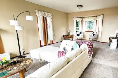 Image de Relaxing Oceanview Retreat - 3br 2. 5ba Hot Tub & Plenty Parking - Near SeaTac