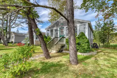 Image de Goose Rocks Beach Cottage! Steps to beach!
