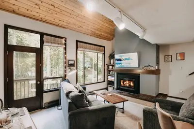 Image de Snowater Condo #14 - Blissful Relaxation!