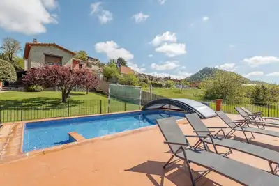 Image de Maison de campagne \"Cisquet\" avec vue sur les montagnes, piscine partagée et Wi-Fi