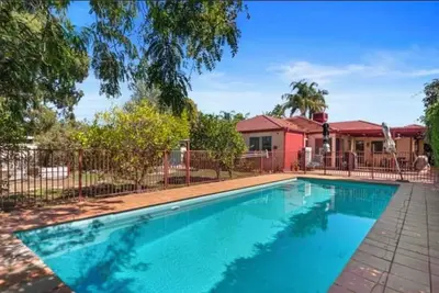 Image de Large 4-bedroom house with In ground pool in Mulwala with Ac