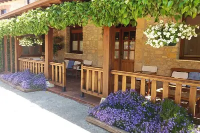 Image de Maison de campagne \"El Encinar\" avec vue sur les montagnes, jardin privé et Wi-Fi