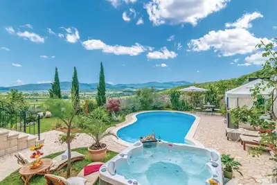 Image de Belle maison Ă Gala Otok avec sauna
