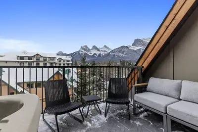 Image de [New] Private Hot Tub ~ Upscale Mountain Home