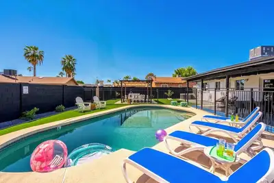 Image de Old Town Papago Abode with Resort-Style backyard with Pool, Hot Tub, & Games +pet friendly