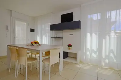 Image de Confortable appartement avec climatisation, Wifi, Tv, balcon, animaux admis et parking