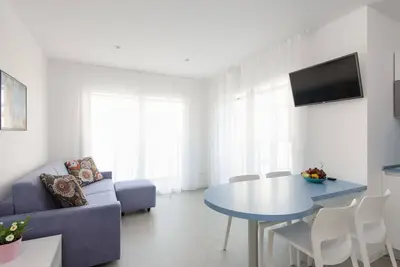 Image de Joli appartement pour 4 personnes avec climatisation, Wifi, Tv, balcon, animaux admis et parking
