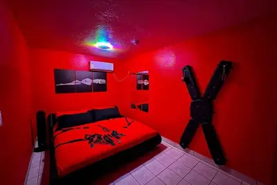 Image de Phoenix Adult-Only Kink Guesthouse, RedRoomforAdults
