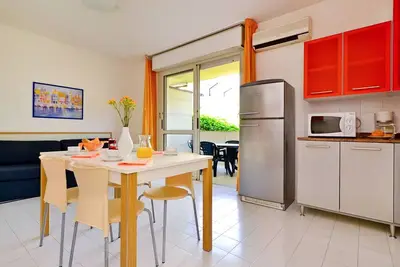 Image de Agréable appartement avec climatisation, piscine, Wifi, Tv, balcon, animaux admis et parking