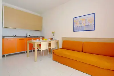 Image de Agréable appartement avec climatisation, piscine, Wifi, Tv, balcon, animaux admis et parking