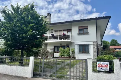 Image de Joli appartement pour 5 personnes avec climatisation, Wifi, Tv, patio, animaux admis et parking