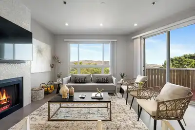 Image de Serene Home on the Hill w/ an amazing view! near Sf!