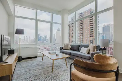 Image de Blueground | Midtown West, pool & gym, nr Times Sq
