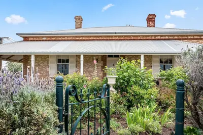 Image de Halcyon, historical home, close to beach and shops