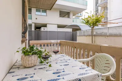 Image de Joli appartement pour 5 personnes avec Wifi, climatisation, Tv, terrasse, animaux admis et parking