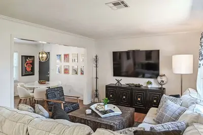 Image de 3 Bed 2 Bath with Hot Tub