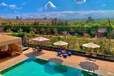 Image de Villa Familiale De 5 Chambres Avec Piscine