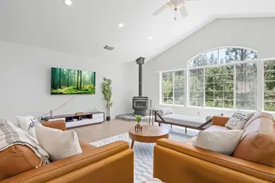 Bbq - Foosball - Firepit - 3 Kings - Spacious & Updated Ev Charger Level 2