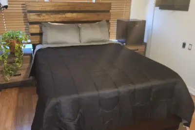 Image de Charming Private  1-Bedroom in Main House with WiFi and Ac in serene Dallas, Tx