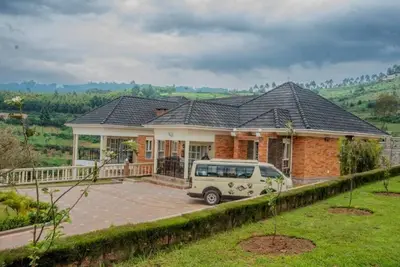 The Georges' Residence : Deluxe Double Room\n