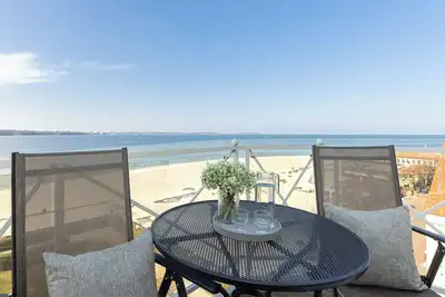 Image de Apartment Traumsicht Laboe with balcony in the apartment house Strandhotel Labo