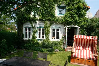 Image de Vacation apartment Weißes Haus Ii with garden in Fehmarn Bojendorf