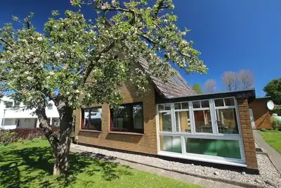 Image de Vacation home Gönn di dat with sauna and terrace in Schönberg