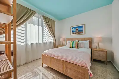 Image de Condo in Condado | Pool & Parking Provided | Washer