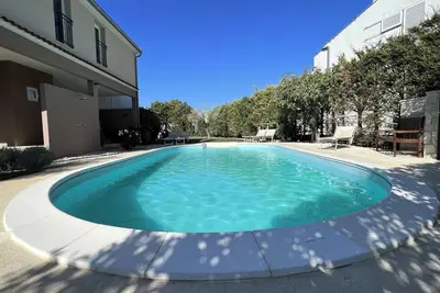 Image de Charmante appartement avec piscine et jardin