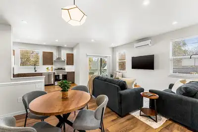 Image de The Downtown Loft | Pet Friendly | New Build Adu