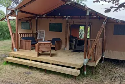 Image de Cabane Trappeur Lodge avec Jacuzzi et Ferme Pédagogique