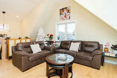 Image de 60-3  3br Boston - Sleek Apartment near Franklin Park