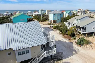 Image de Great Price Large Home with easy access to beach