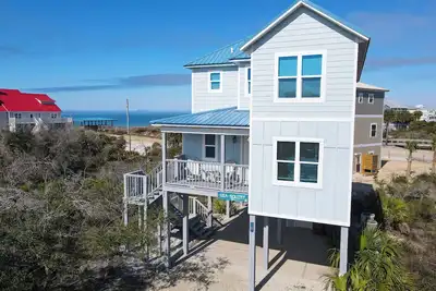 Image de Gulf-side home with views of Gulf and easy access to Beach