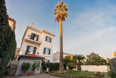 Image de Brand new exclusive apartment in the quiet and lush Posillipo