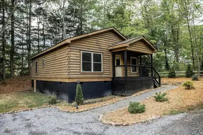 Image de The Gertie Cabin w/Hot Tub at Halfback Hollar Farm